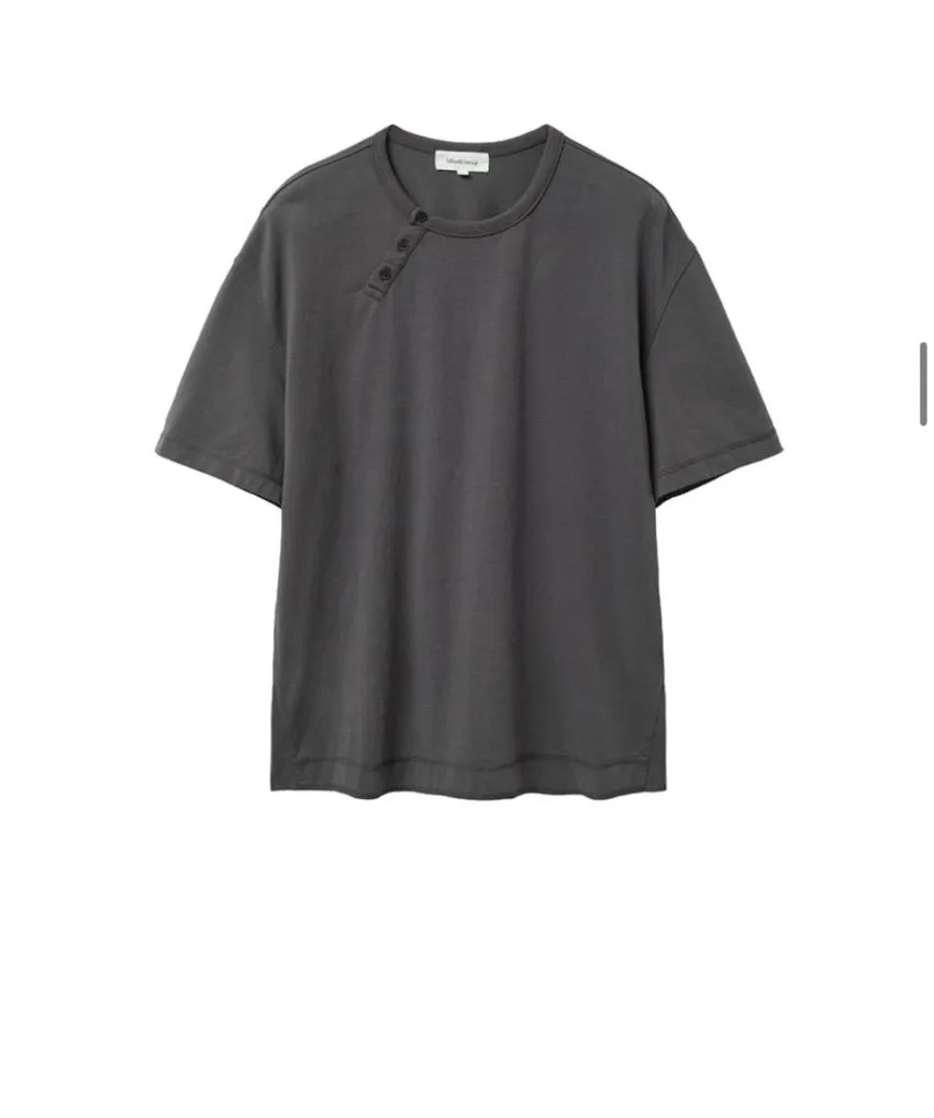Diagonal henley neck short sleeve CHARCOAL