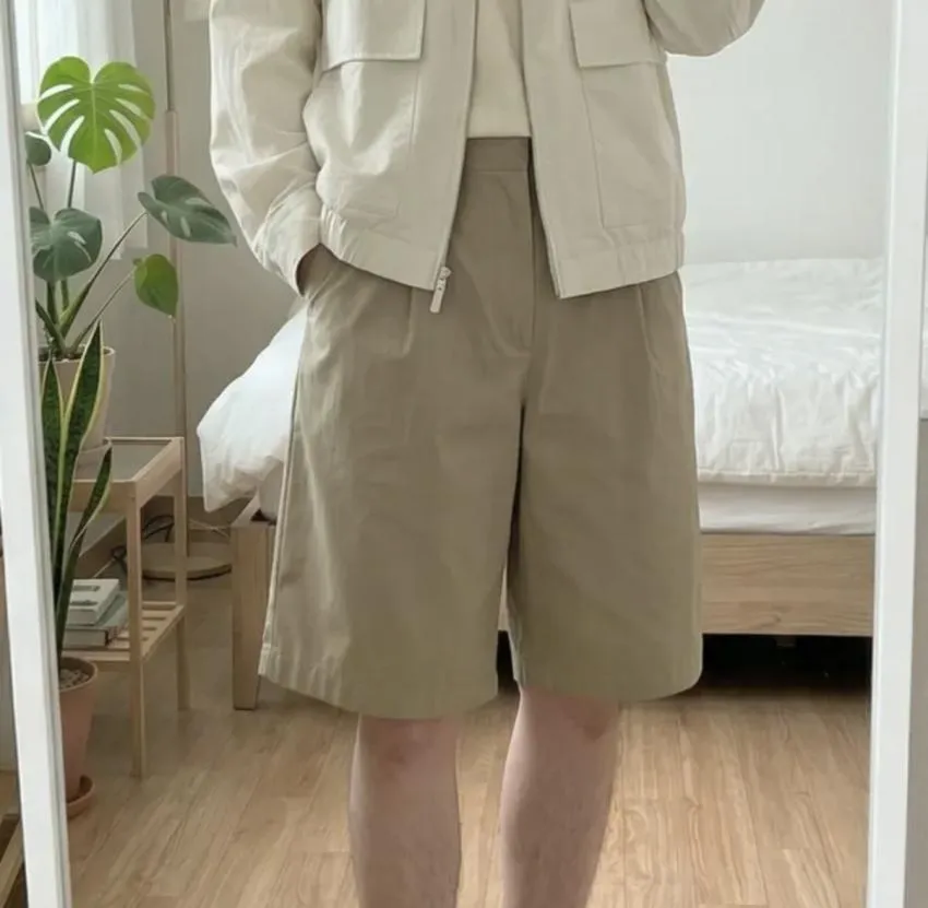 유니클로U 턱 와이드 숏팬츠 ₩24,990